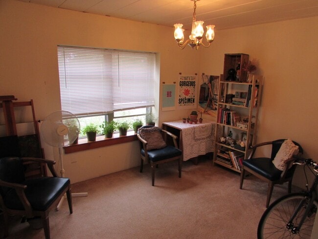 Building Photo - 33 Sherman Terrace