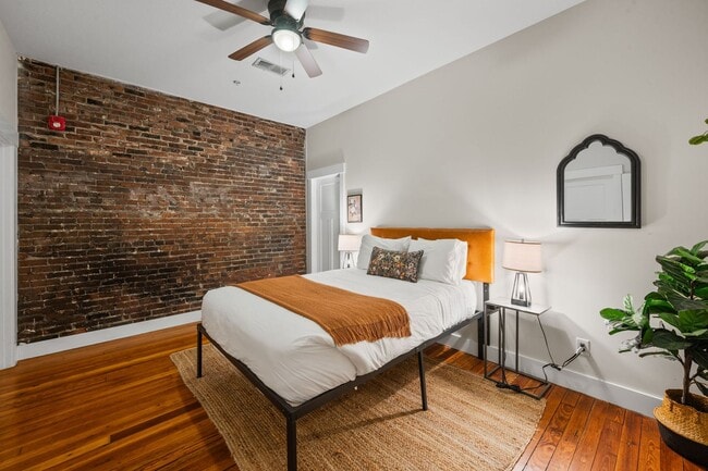 Building Photo - 124 Strawberry Alley