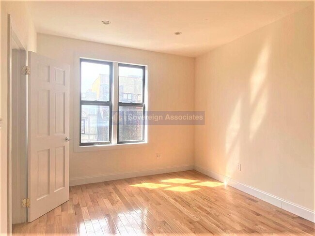 Primary Photo - 270 Fort Washington Avenue