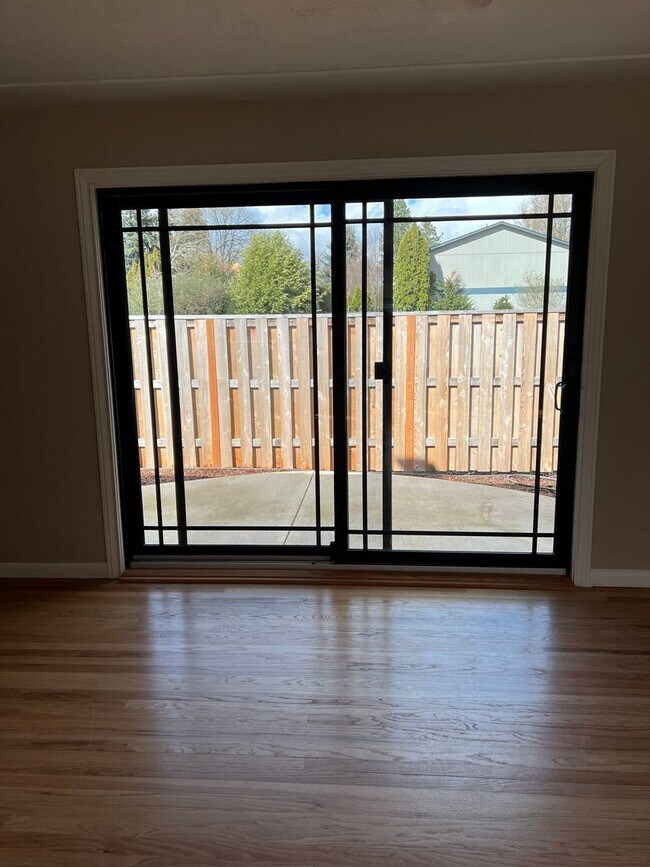 Building Photo - Modern 3-Bedroom, 1.5-Bath Home with Private Office & Large Patio