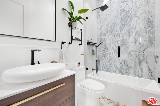 Building Photo - 4839 Seldner Ave