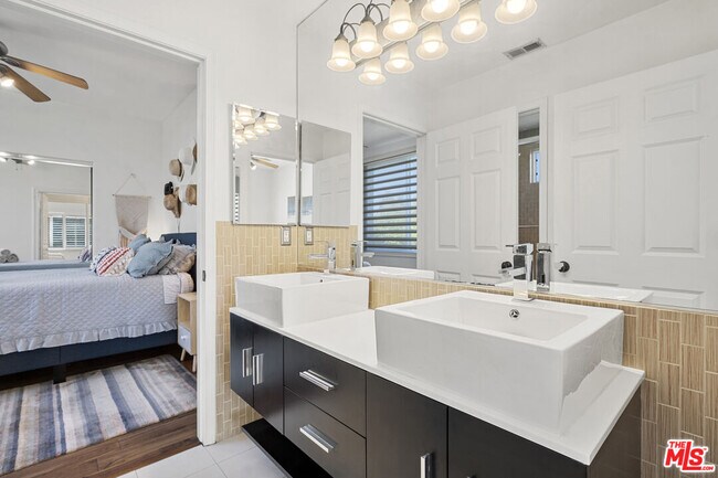 Building Photo - 4544 Tobias Ave