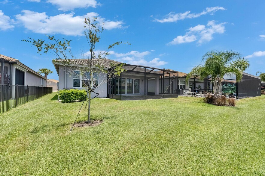 Building Photo - 4915 Sienna Isles Ave