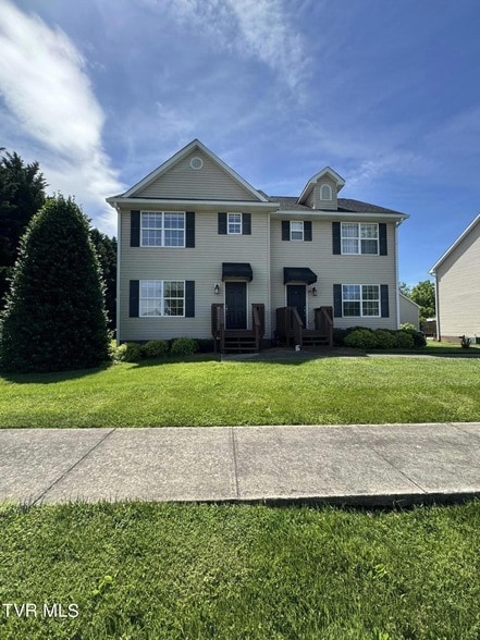 Building Photo - 617 Hazel St