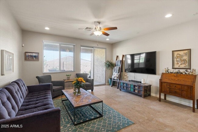 Building Photo - 2674 E Cherry Hill Dr