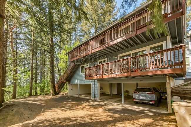 Building Photo - 307 Cervantes Cir