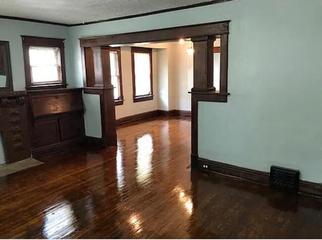 Building Photo - 4920 College Ave