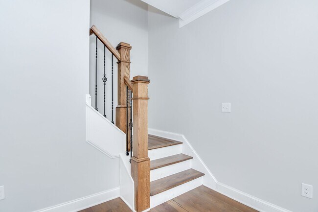 Building Photo - Beauty in Riverwood on Corner Lot!