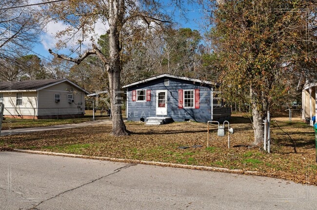 Building Photo - Newly Remodeled 3 Bd / 1 Ba in Moss Point