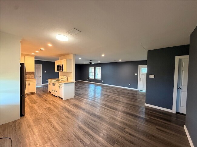 Building Photo - 109 Pecan Cir
