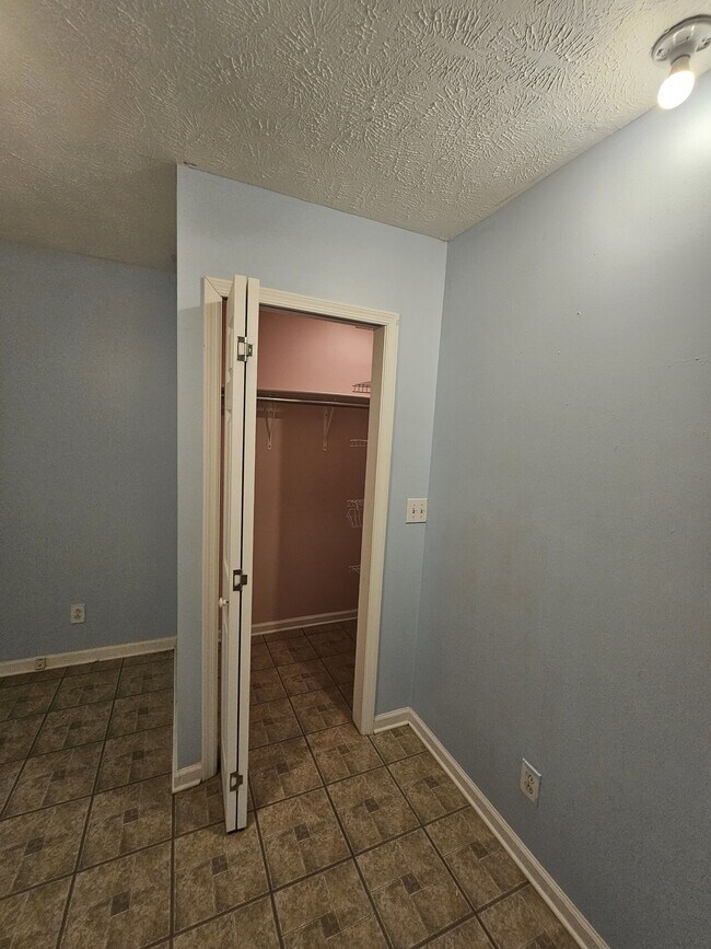 Building Photo - Garland House