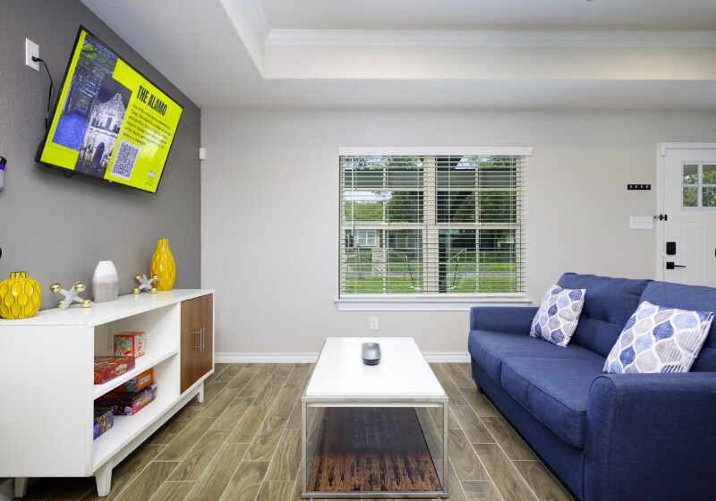 Building Photo - 350 Rasa Dr