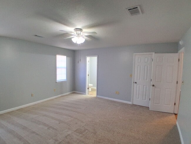 Building Photo - 2907 Lander Ct
