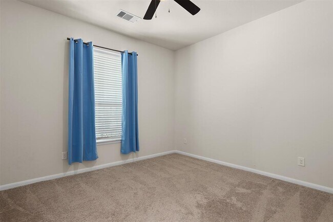 Building Photo - 2701 Bayrose Dr