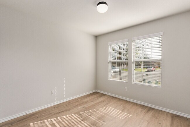 Building Photo - 3101 Lance Ln