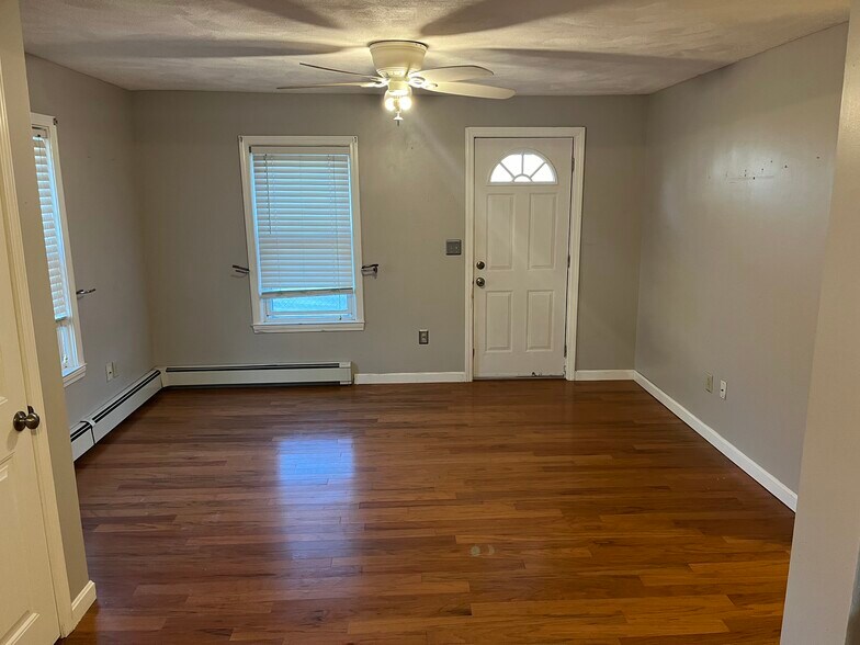 Building Photo - 67 Hope St