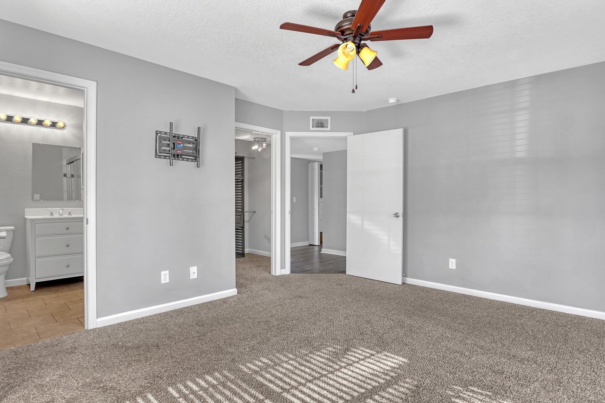 Building Photo - 1841 Long Iron Dr