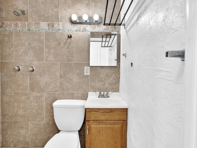 Building Photo - 1624 S 23rd Ave