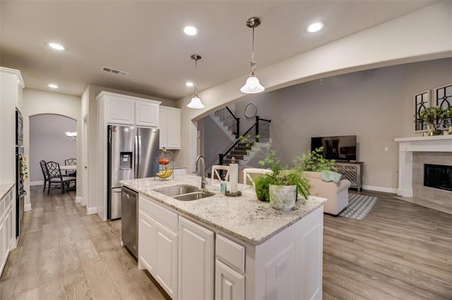 Building Photo - 16025 Plum Ct