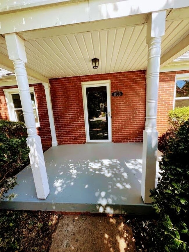 Building Photo - 3 Bedroom Home in Lynchburg