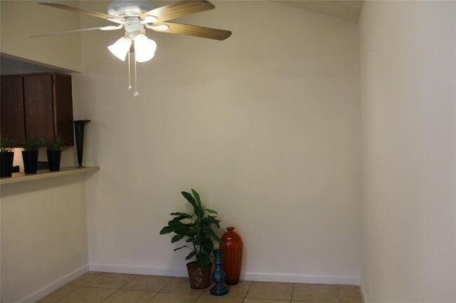 Building Photo - 11611 Rustic Rock Dr