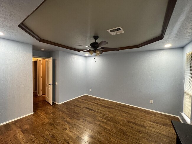 Building Photo - 628 Waterview Rd