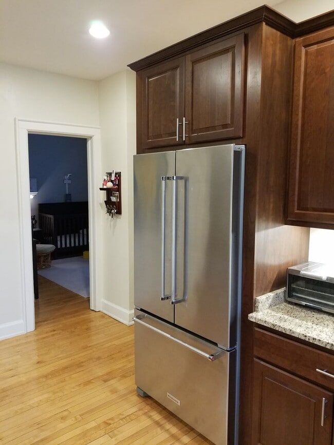 Building Photo - 3272 N Hackett Ave