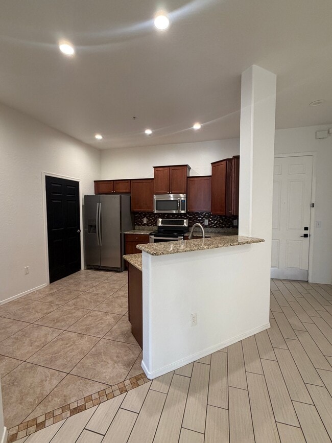Building Photo - 14575 W Mountain View Blvd