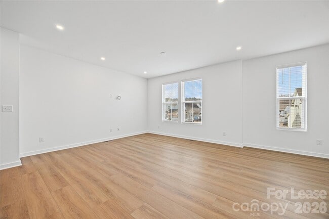 Building Photo - 7216 Westrow Ave