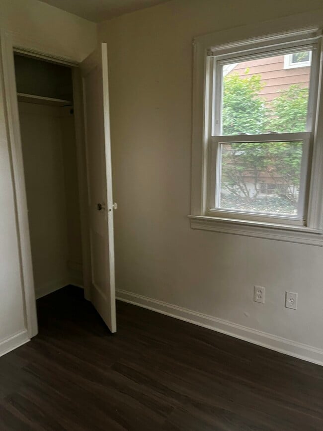 Building Photo - 1261 Lincoln Park Blvd