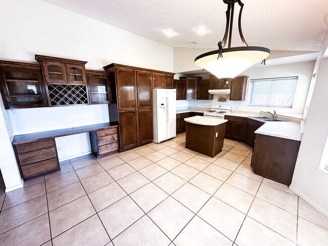 Building Photo - 3555 W 15th Ln