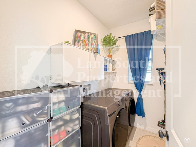 Building Photo - 6720 Great Bear Dr