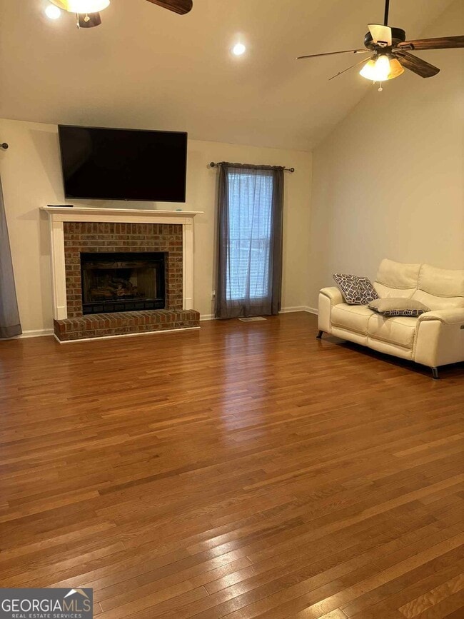 Building Photo - 68 Lancaster Way