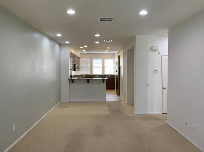 Building Photo - 2.0 bedroom in Azusa California 91702