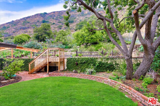 Building Photo - 5942 Paseo Cyn Dr