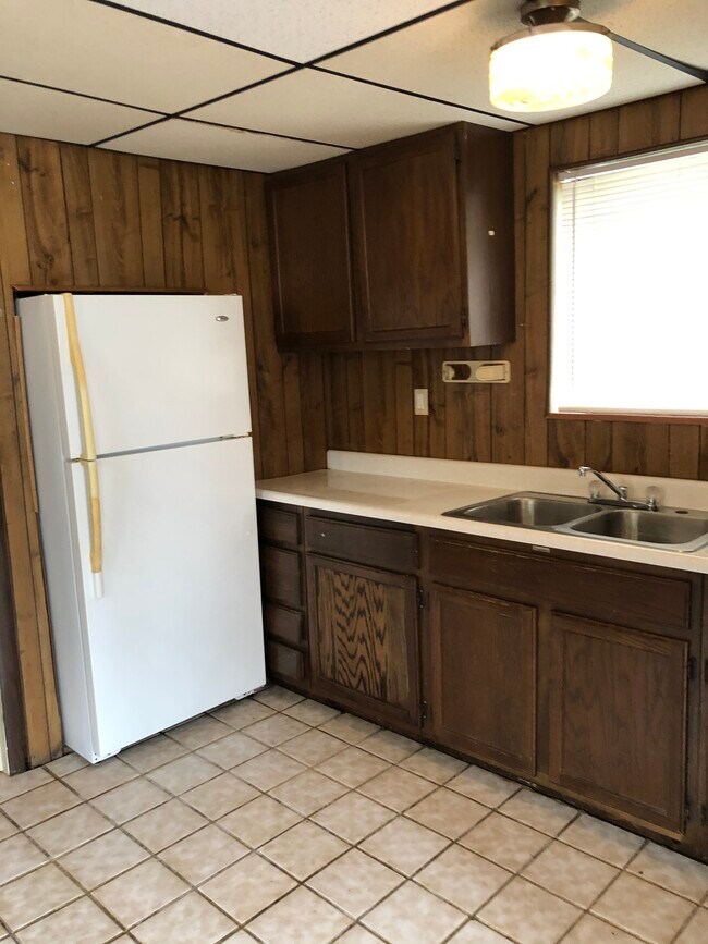 Building Photo - 1003 W Virginia Ave