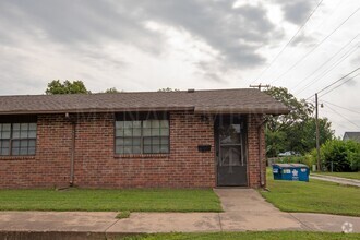 Building Photo - One Bedroom in quiet neighborhood