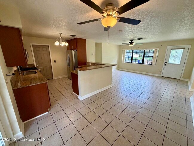 Building Photo - 974 Golf St