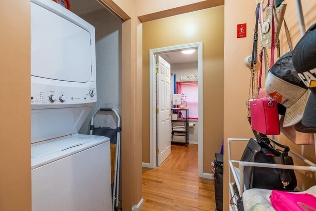 Building Photo - 22 Nickerson Ave