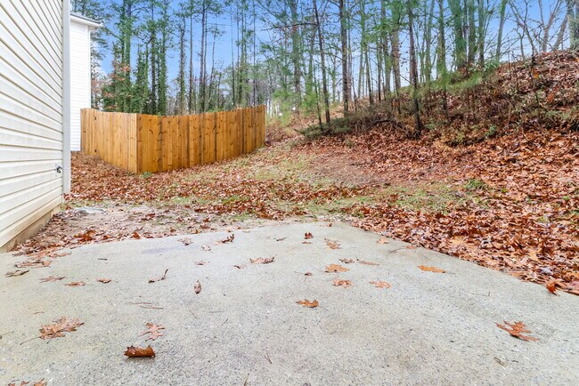 Building Photo - 2394 Oakland Spring Dr