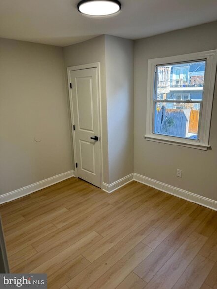 Building Photo - 1250 Queen St NE