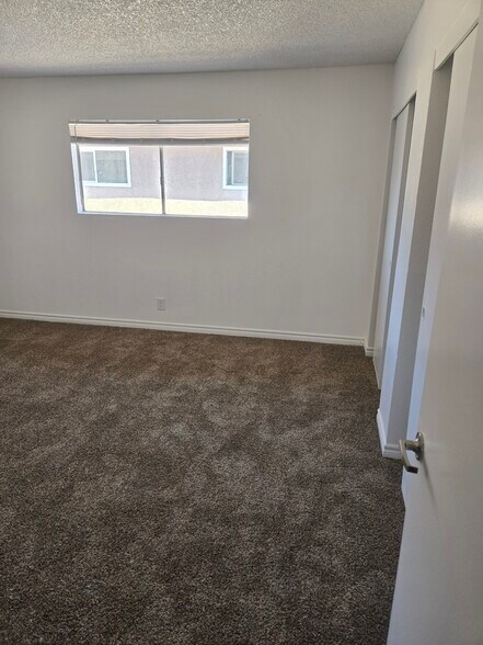 Building Photo - 2701 Kline Cir