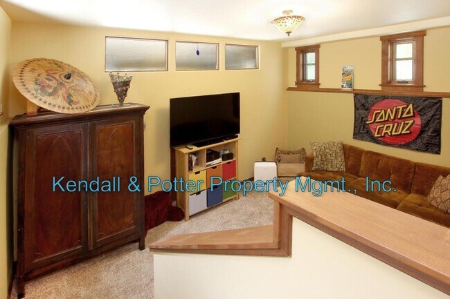 Building Photo - 508 Escalona Dr