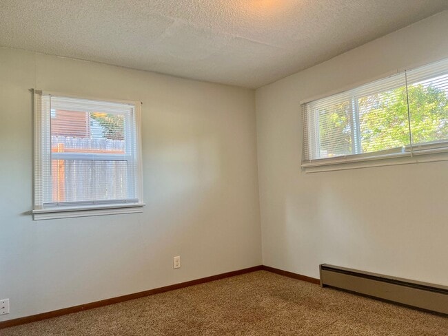 Building Photo - Charming 2-Bedroom Home in Burien