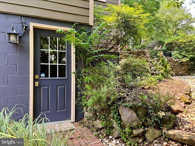 Building Photo - 155 Ridgeway Cir