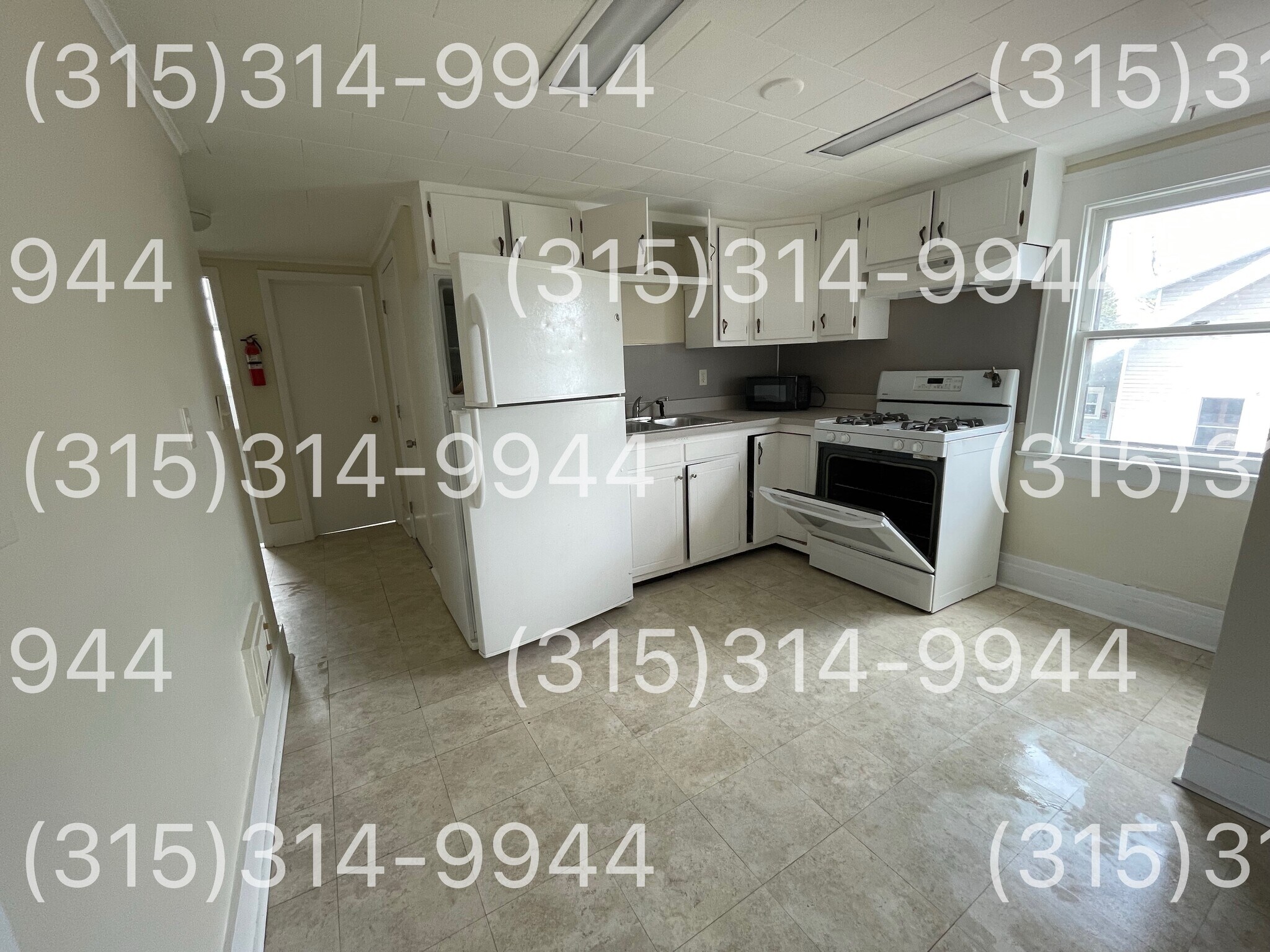 Building Photo - 211 Russell Ave