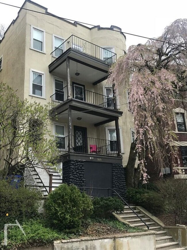 Building Photo - Deleaded * Runkle School District * 3-bed