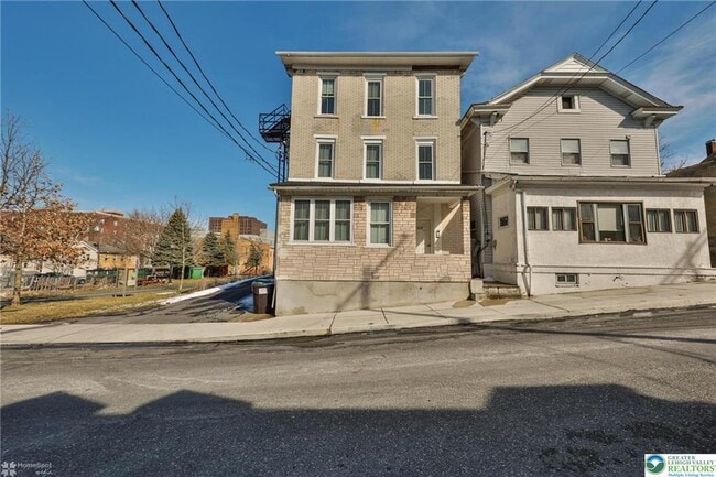 Primary Photo - 328 Polk St