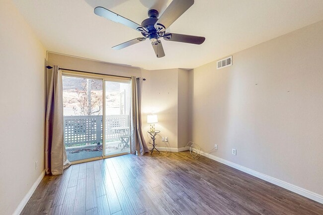 Building Photo - Harbor Walk - 2 Bed / 2 Bath