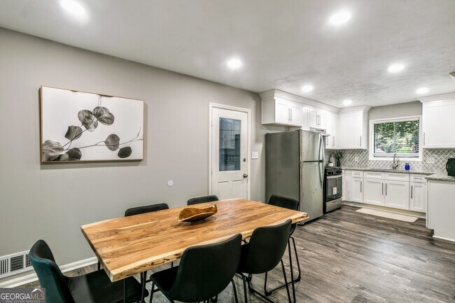 Building Photo - 85 Wilhelmina Dr